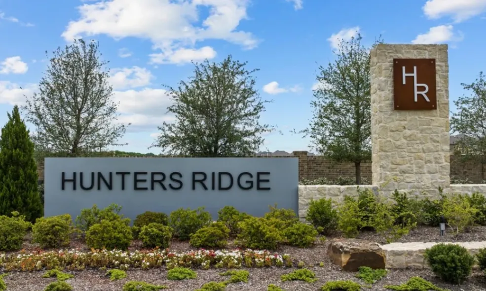 deal for $1,500 off the price of your new home!
As a small token of our appreciation for the heroic services you provide, M/I Homes offers $1,500 off the price of your new home* with our Hometown Hero Program.