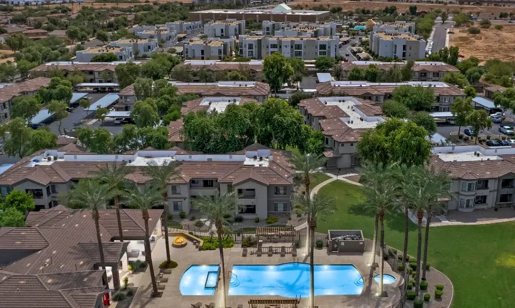 deal for Choose from units available for 12+ month leases. Apply now and claim your new home today! Don't miss out on this opportunity to secure your perfect living space.