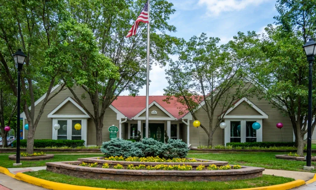 deal for Get one-month free rent on all available one- and two-bedroom apartments, plus $30 below market rent on select units.