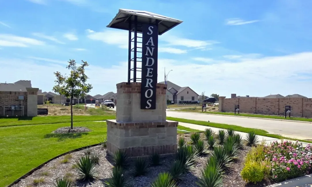 deal for $1,500 off the price of your new home!
As a small token of our appreciation for the heroic services you provide, M/I Homes offers $1,500 off the price of your new home* with our Hometown Hero Program.