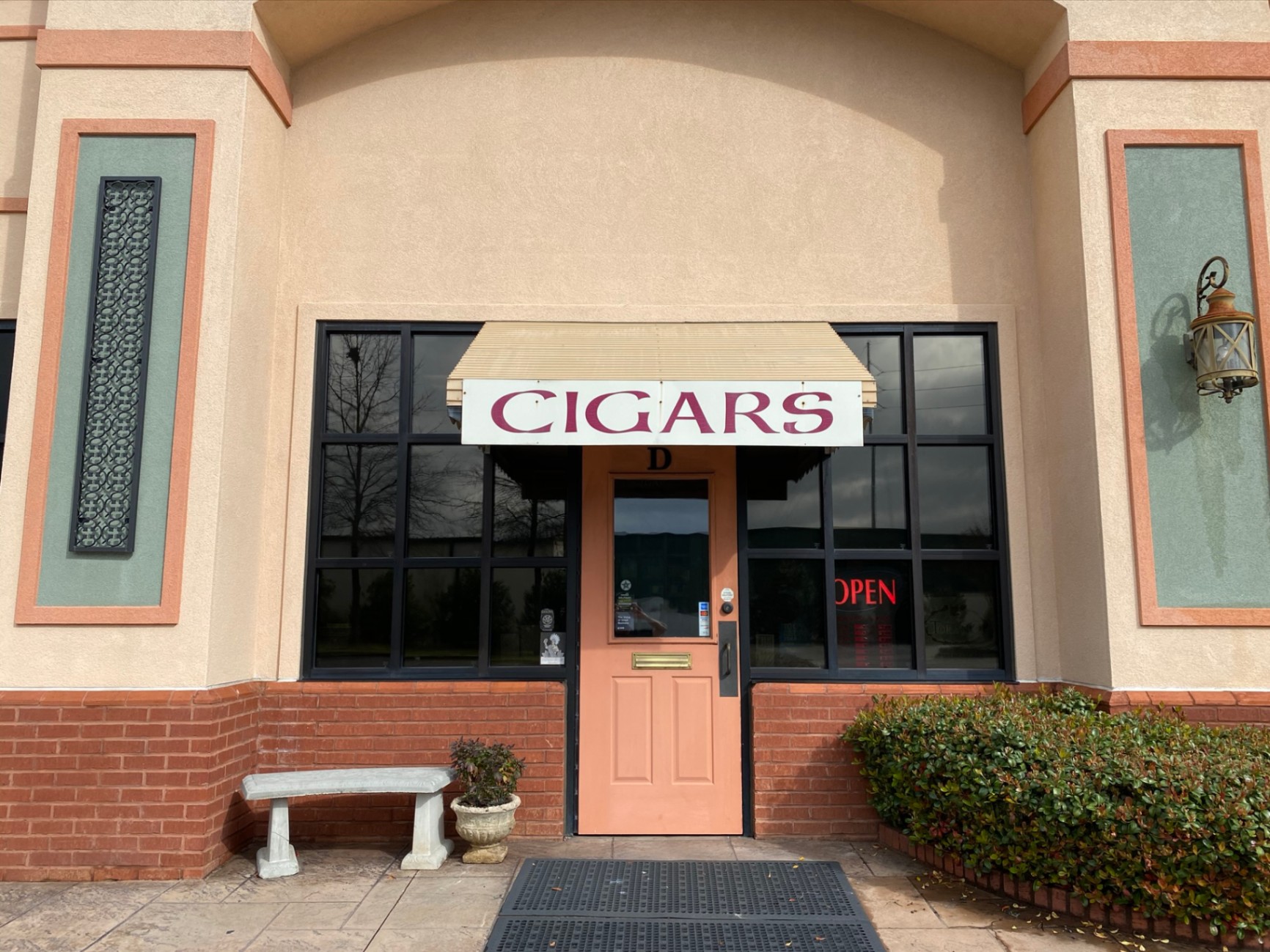 F&M Cigars gallery photo 1