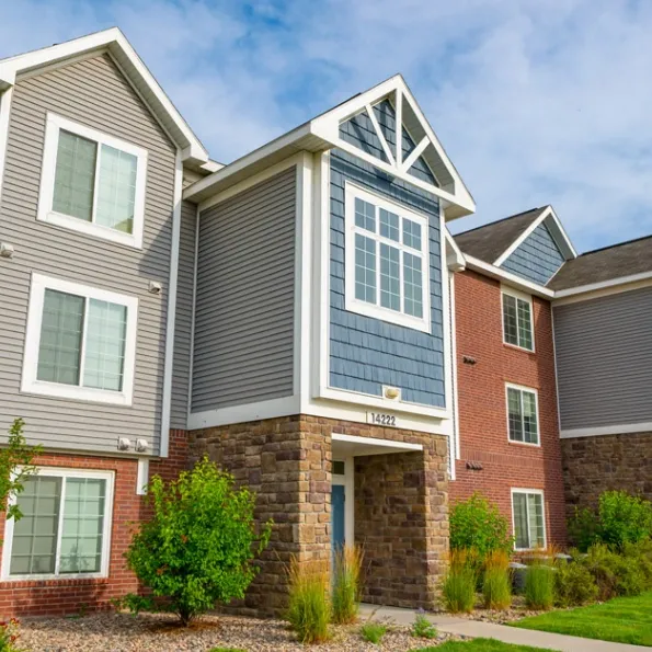 Colonial Pointe @ Fairview Apartments gallery photo 5