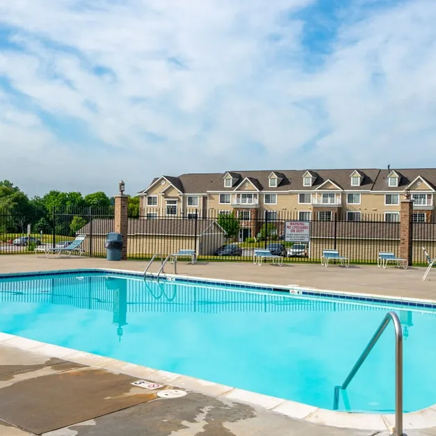 Colonial Pointe @ Fairview Apartments gallery photo 9