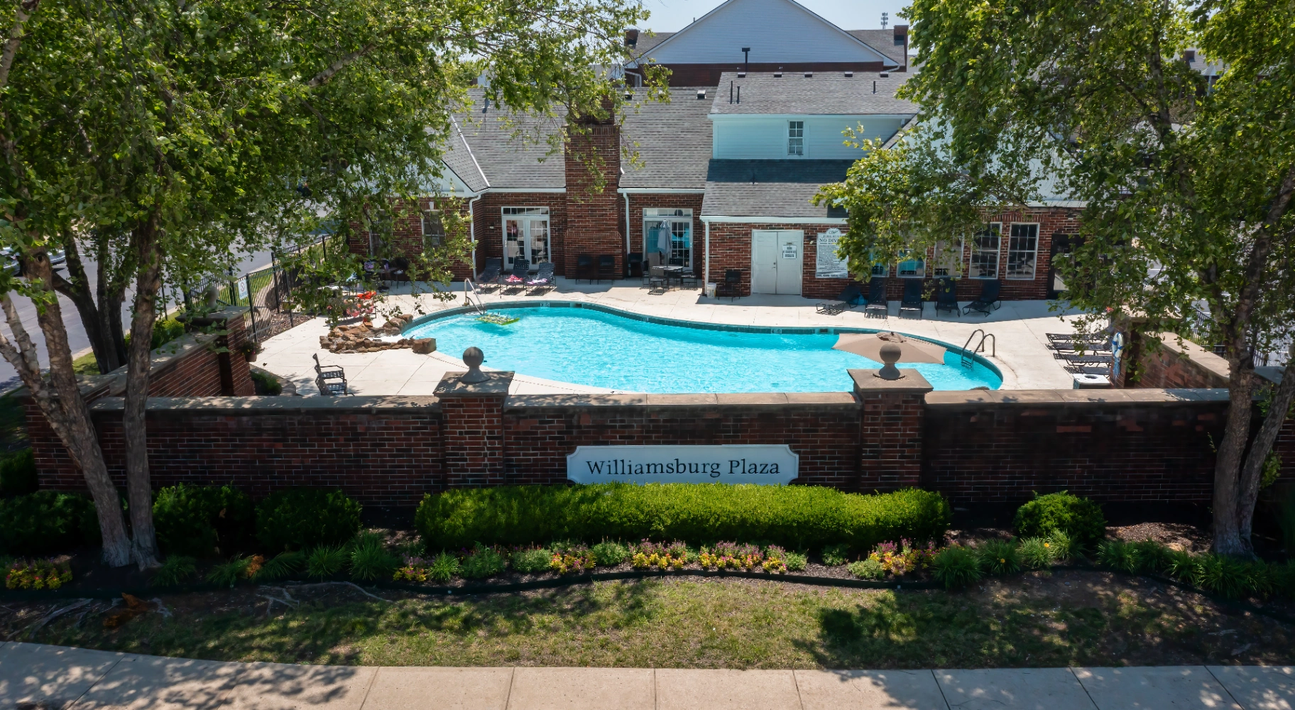 Williamsburg Plaza Apartments gallery photo 7