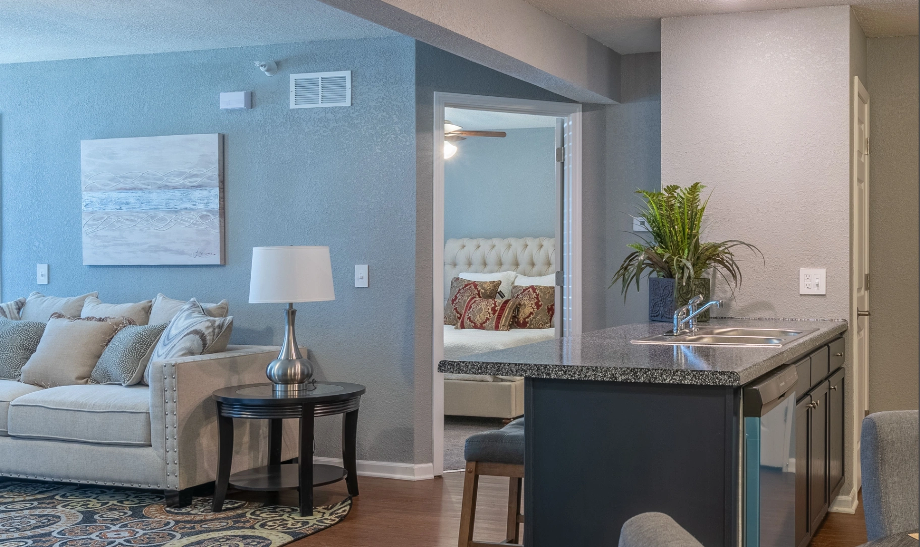 Williamsburg Plaza Apartments gallery photo 9