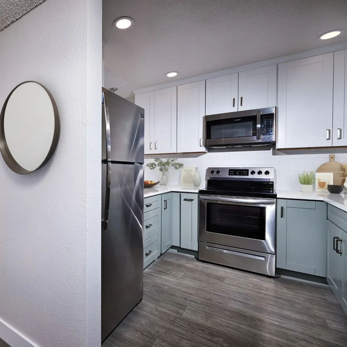 Trolley Palm Apartments gallery photo 6