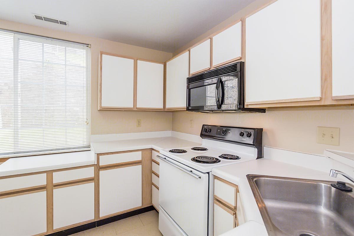 Oak Point Townhomes - Cheryl D Farmer- Hayes gallery photo 1