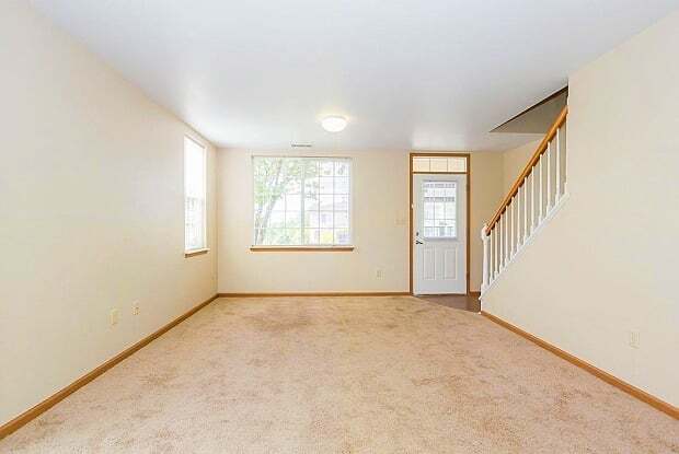 Oak Point Townhomes - Cheryl D Farmer- Hayes gallery photo 4