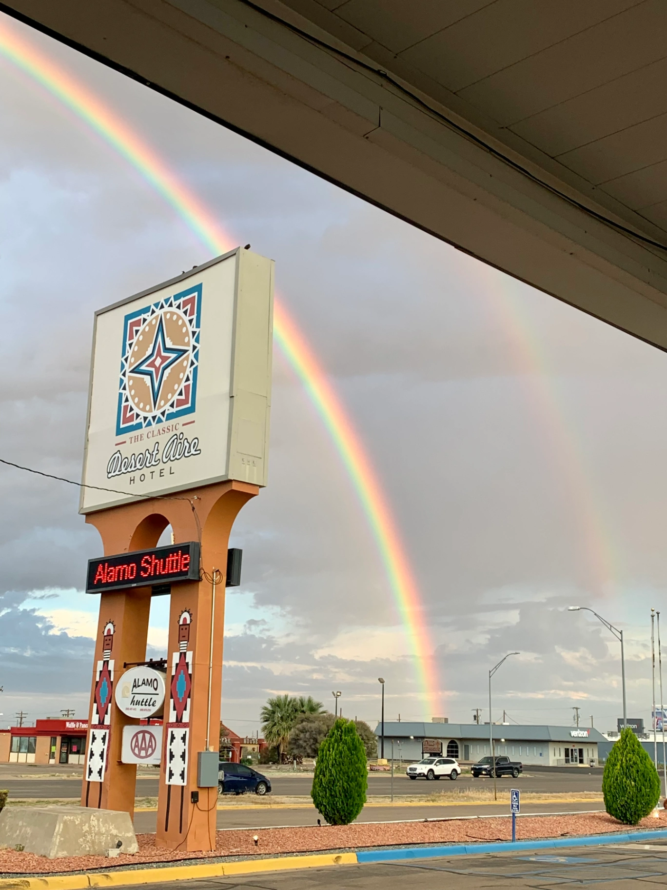 The Classic Desert Aire Hotel gallery photo 2