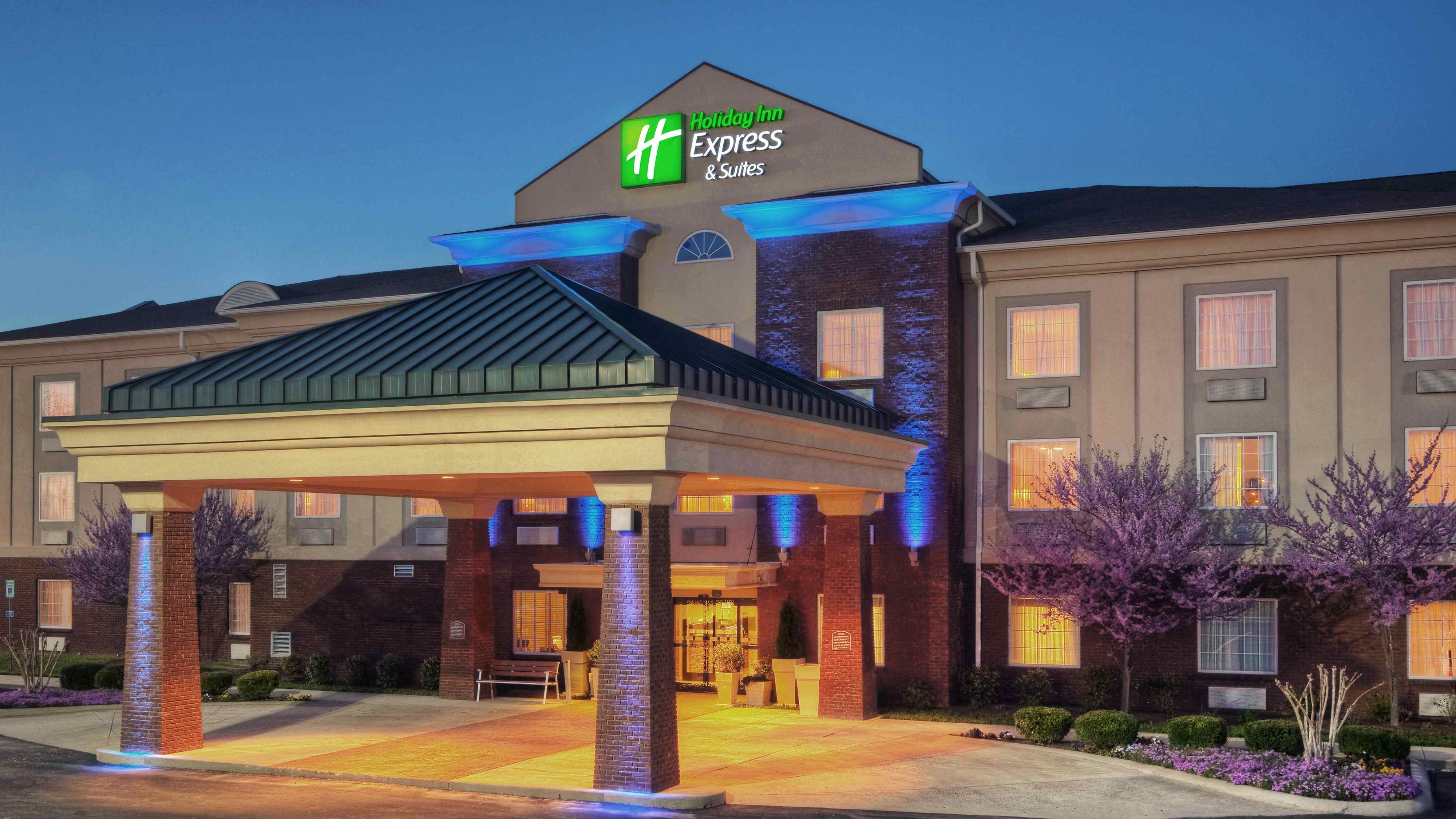 Holiday Inn Express - Manchester Conference Center gallery photo 1