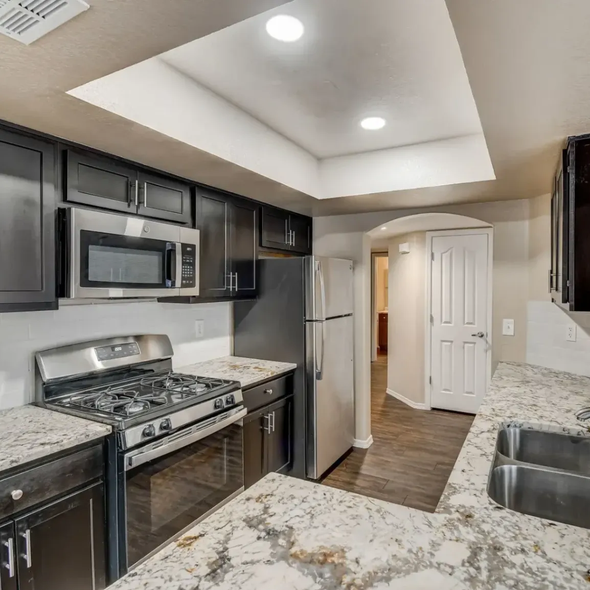 San Montego Apartments gallery photo 1