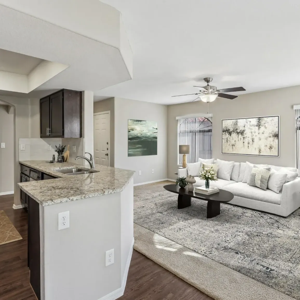 San Montego Apartments gallery photo 3