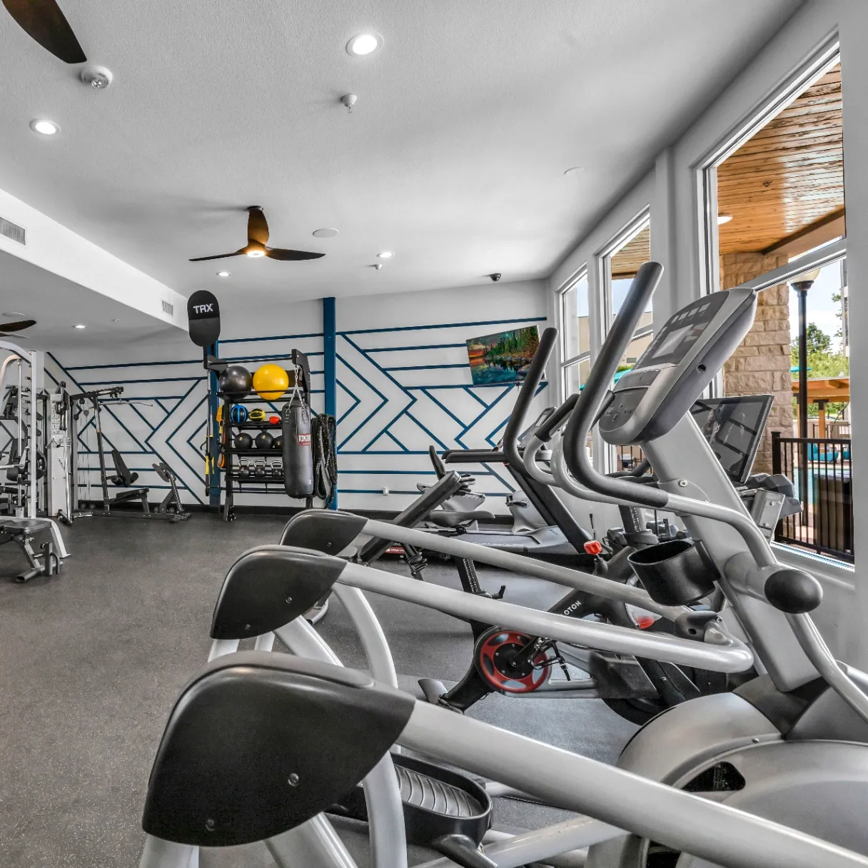 Urban Crest Apartments gallery photo 4