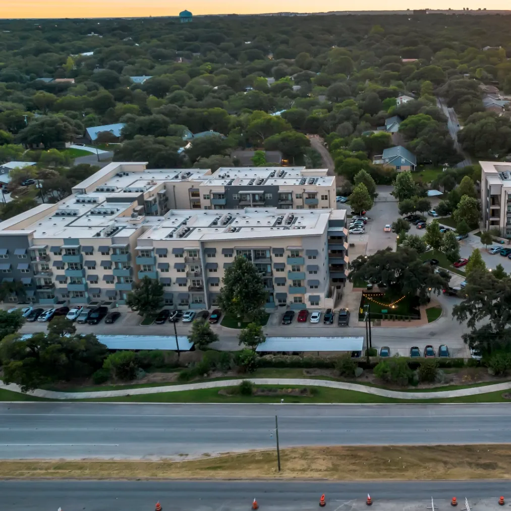 Urban Crest Apartments gallery photo 5