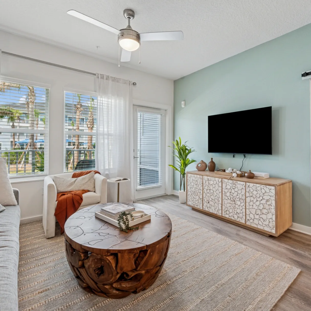 Momentum Blanding gallery photo 2