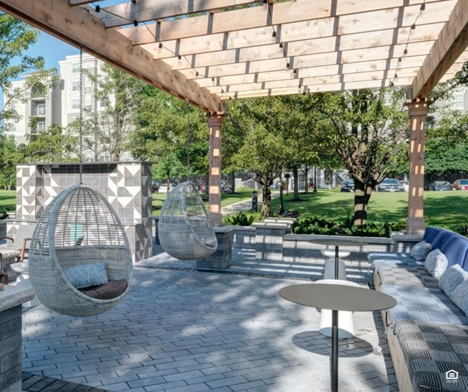 The Mil'Ton Apartments gallery photo 5