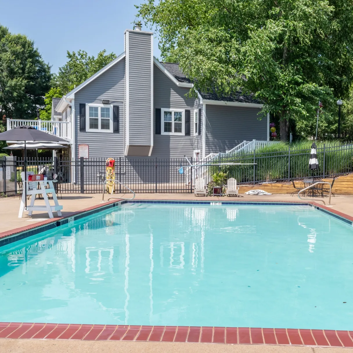 Lakewood Apartments gallery photo 6