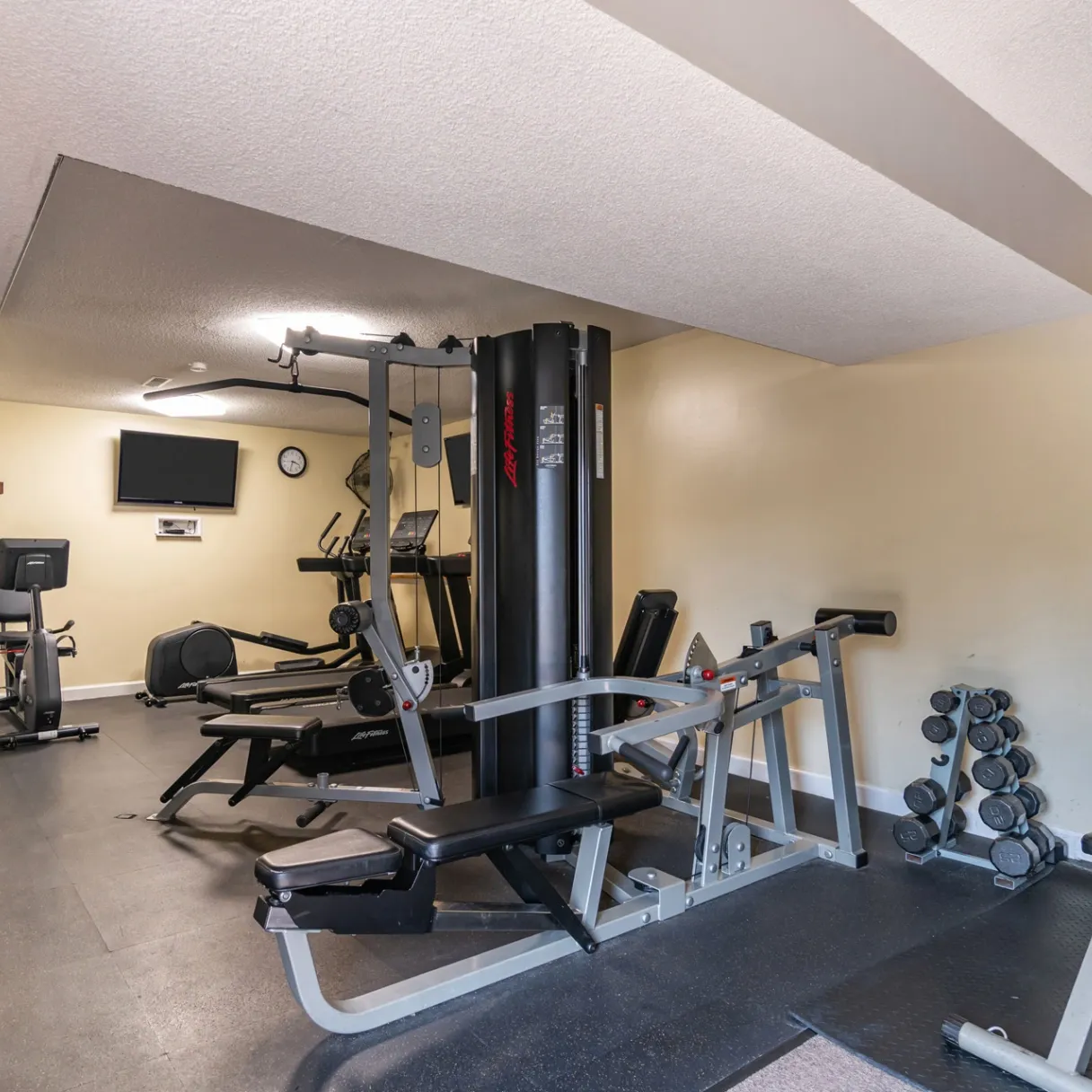 Lakewood Apartments gallery photo 7