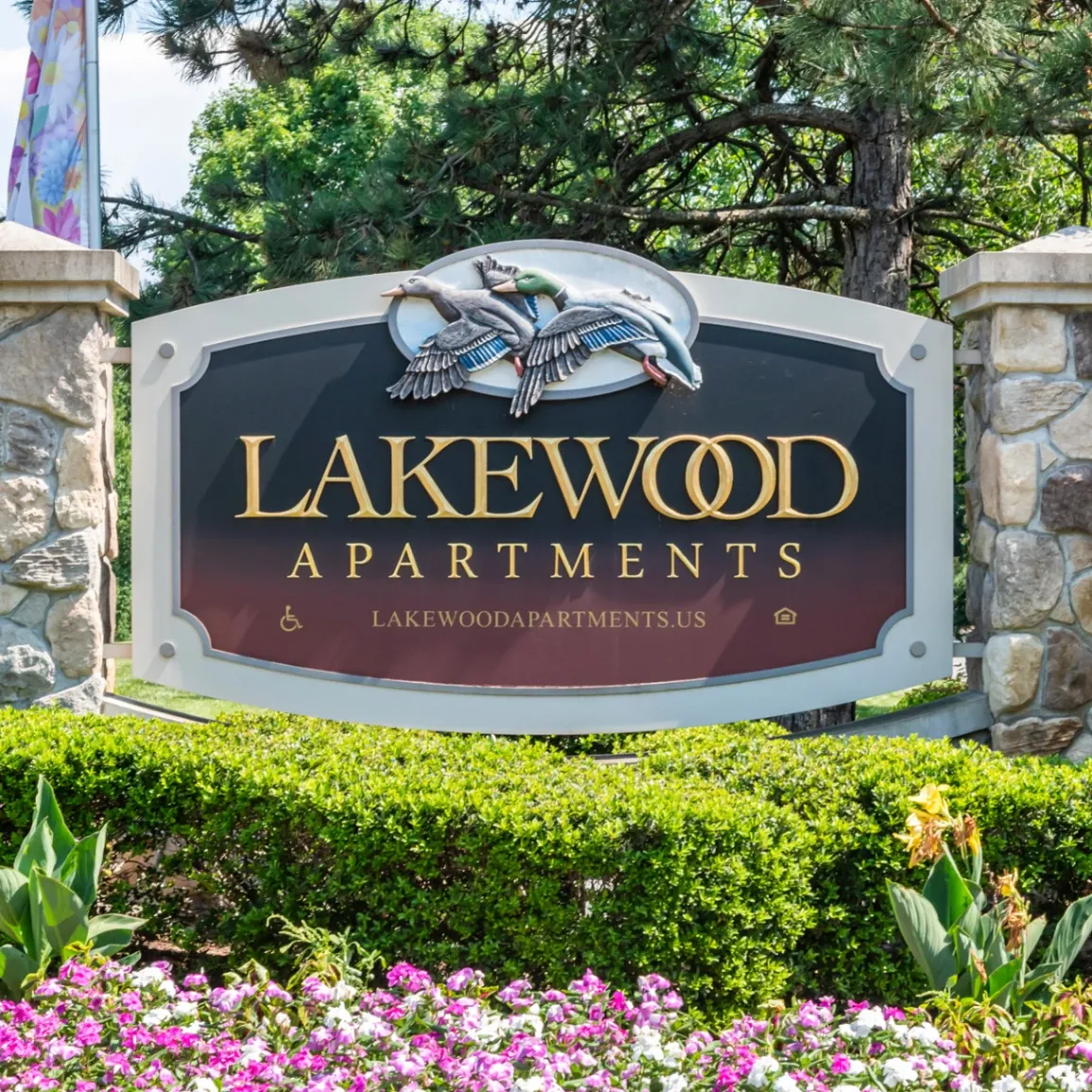 Lakewood Apartments gallery photo 3